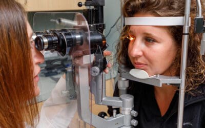 Eye doctor in Pittsburgh performing a comprehensive eye exam at Chang Eye Group.