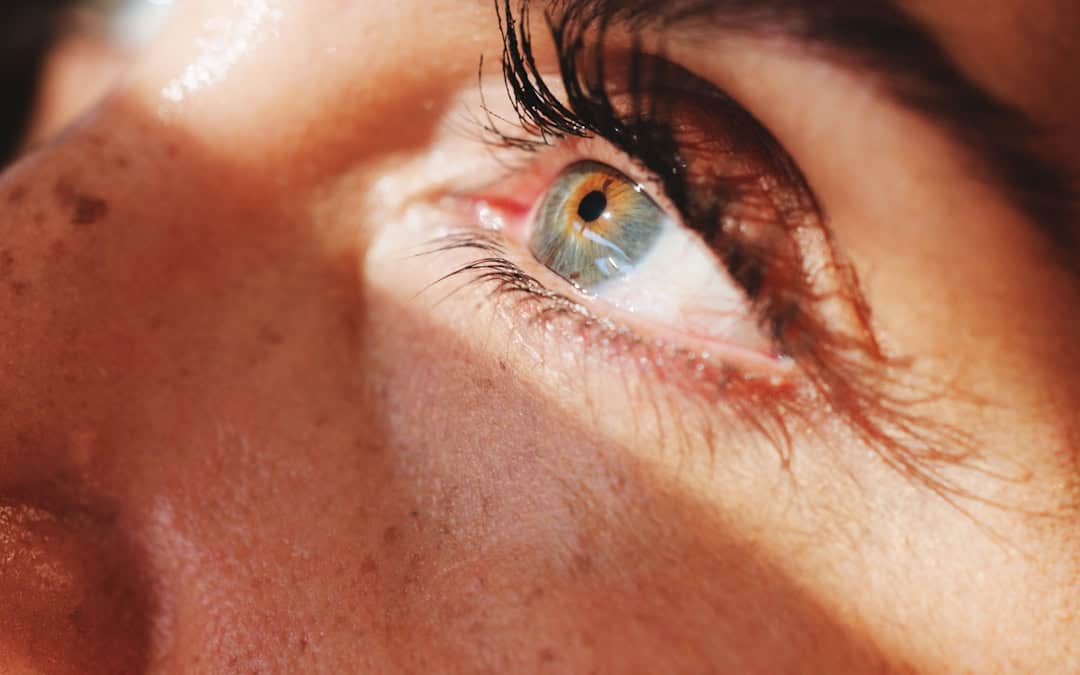 pittsburgh-glaucoma-exam-woman-closeup Close-up photo of woman's eye undergoing glaucoma eye exam in Pittsburgh.